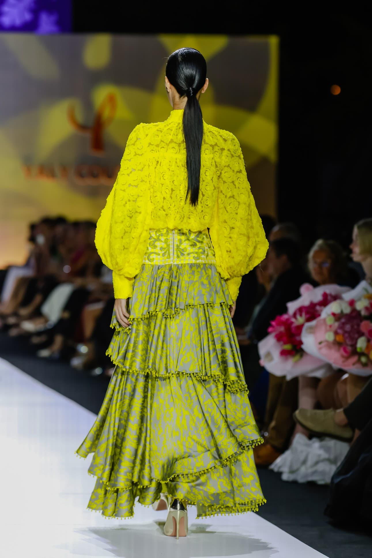 VIBRANT GRACE SKIRT