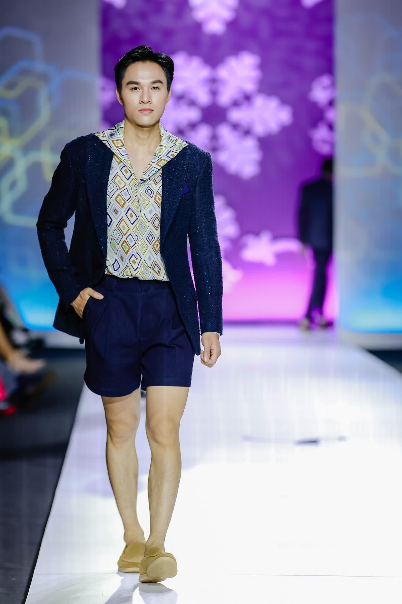 SƠ MI 100% SILK HỌA TIẾT HÌNH HỌC.