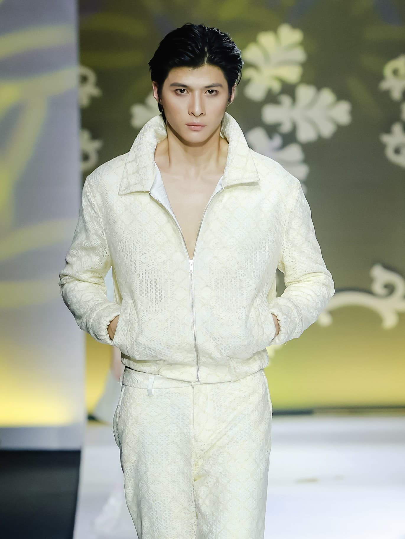 IVORY DRIFT JACKET
