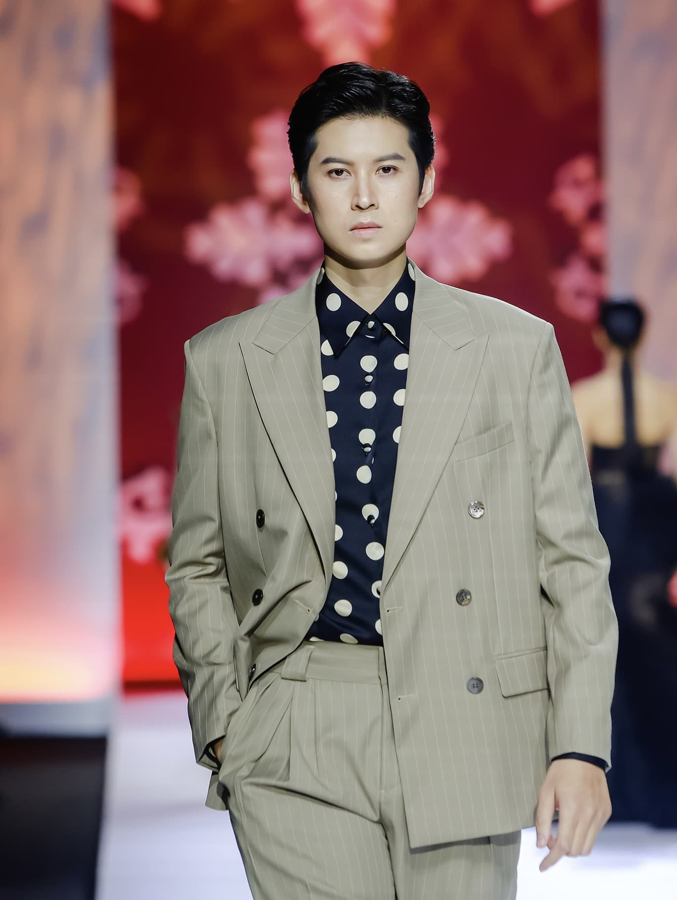 CONFIDENT EASE JACKET
