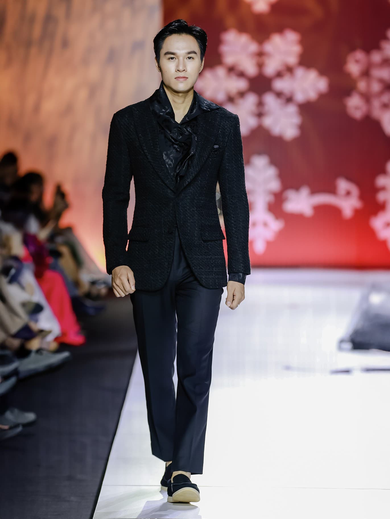 QUẦN Ý ĐEN SLIM FIT.
