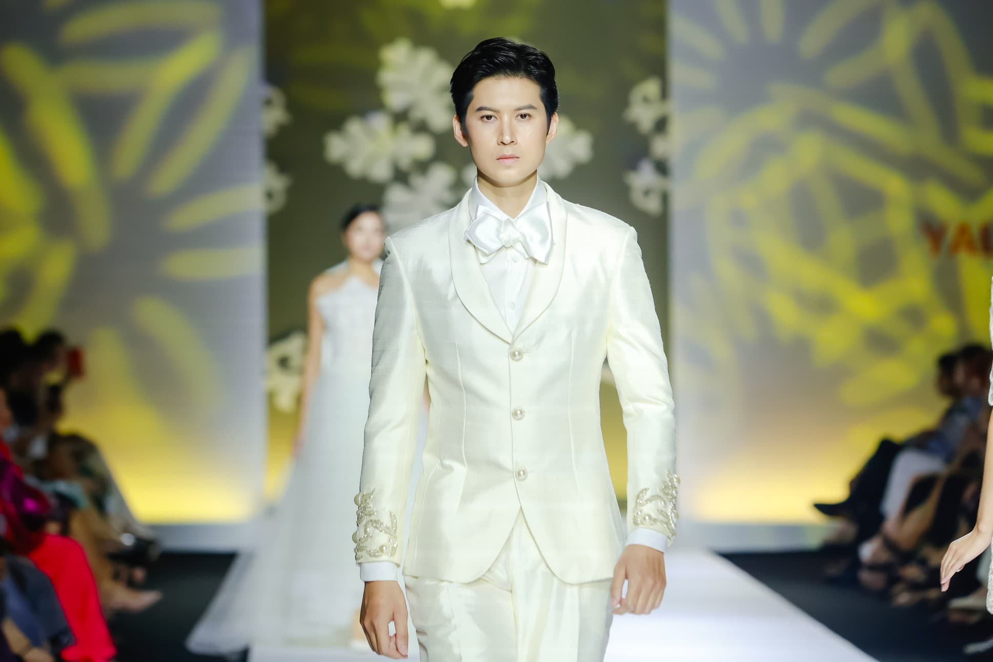 IVORY ELEGANCE SHIRT