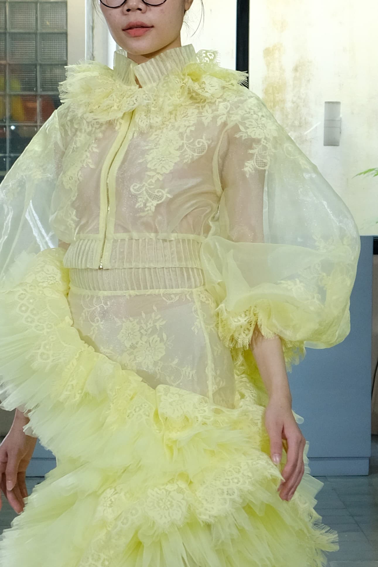 TOP TAY PHỒNG ORGANZA PHỐI REN XUYÊN THẤU.