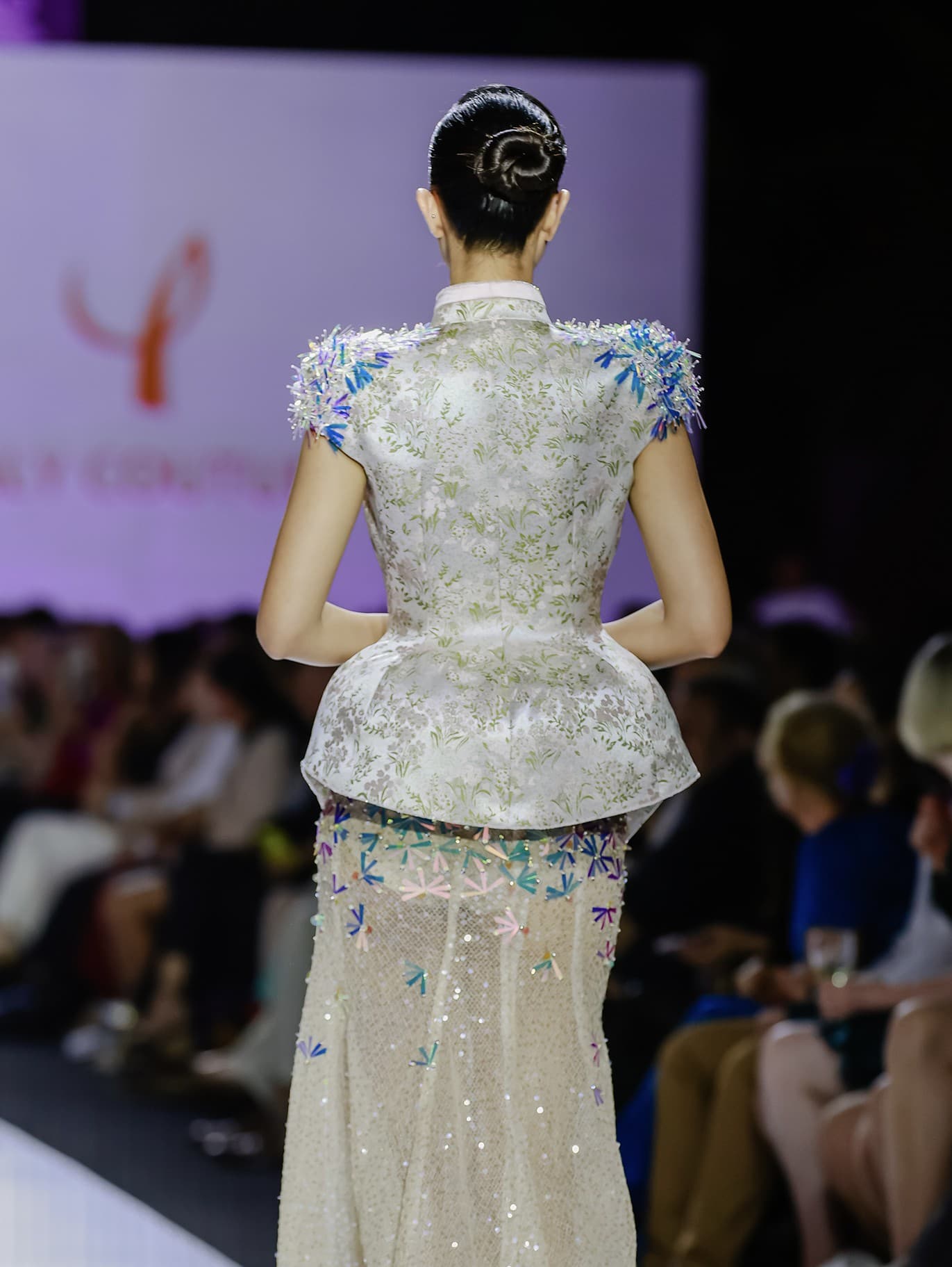 LOTUS AURORA BUSTIER