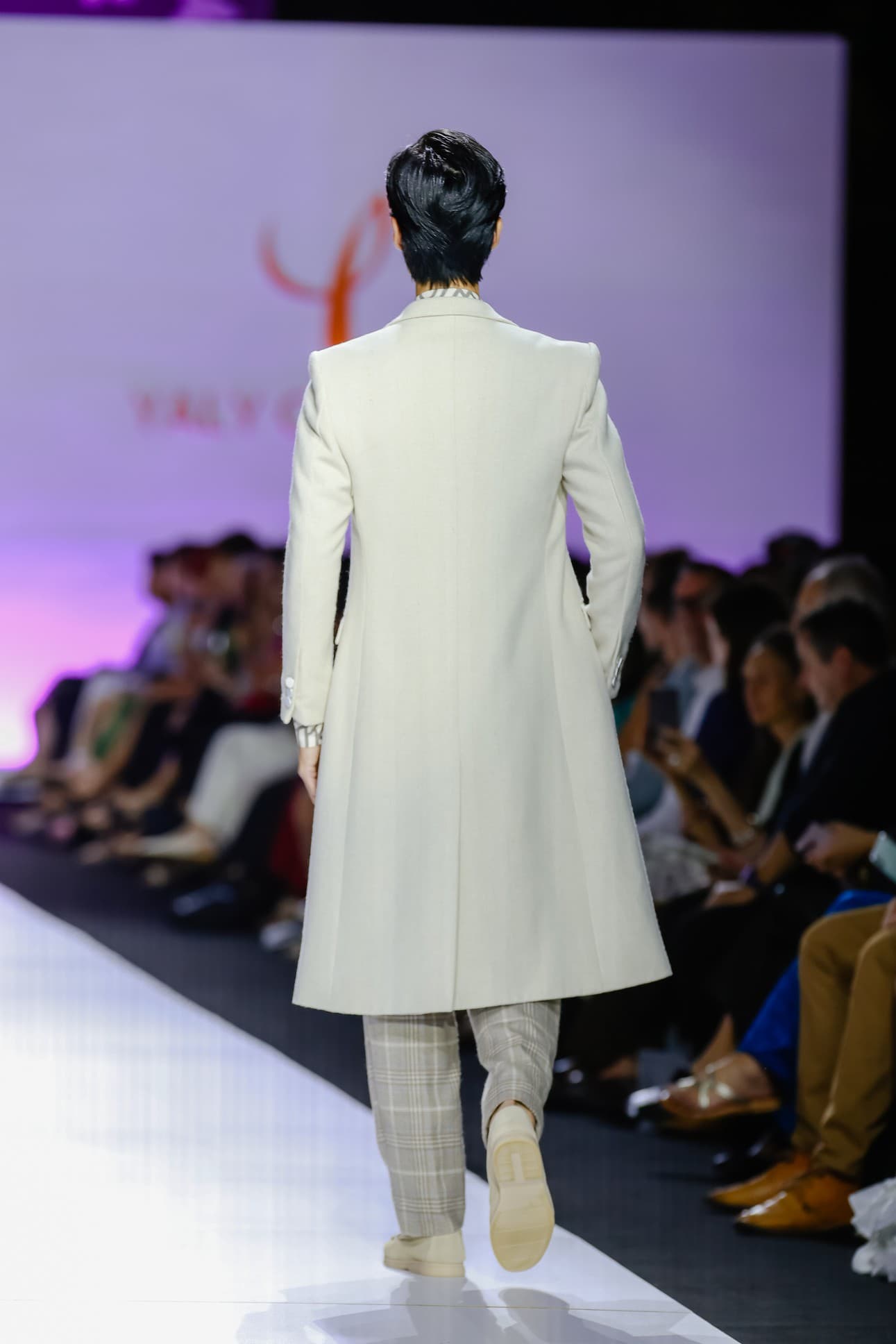 MODERN HEIR COAT