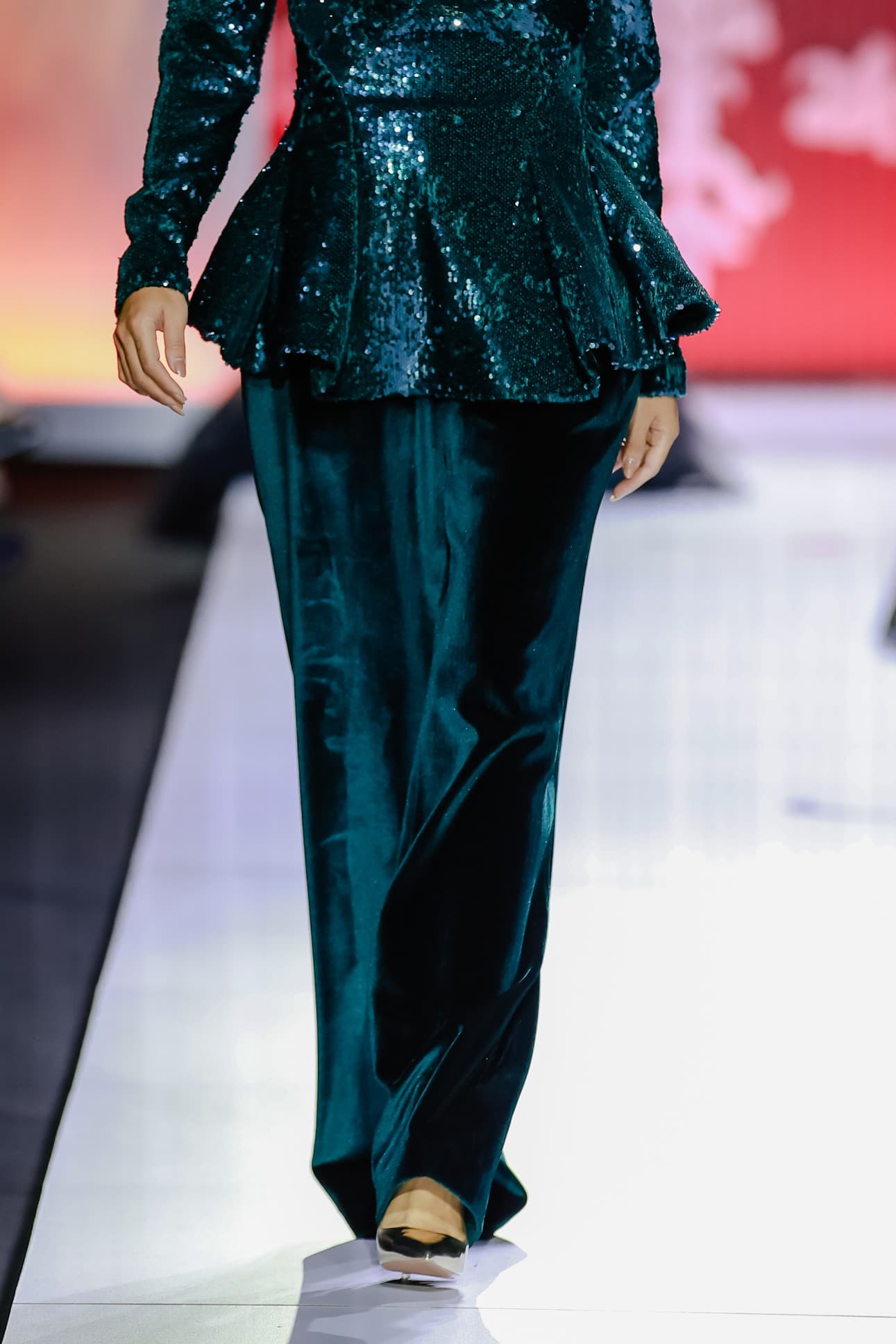 EMERALD GLOSS PANTS