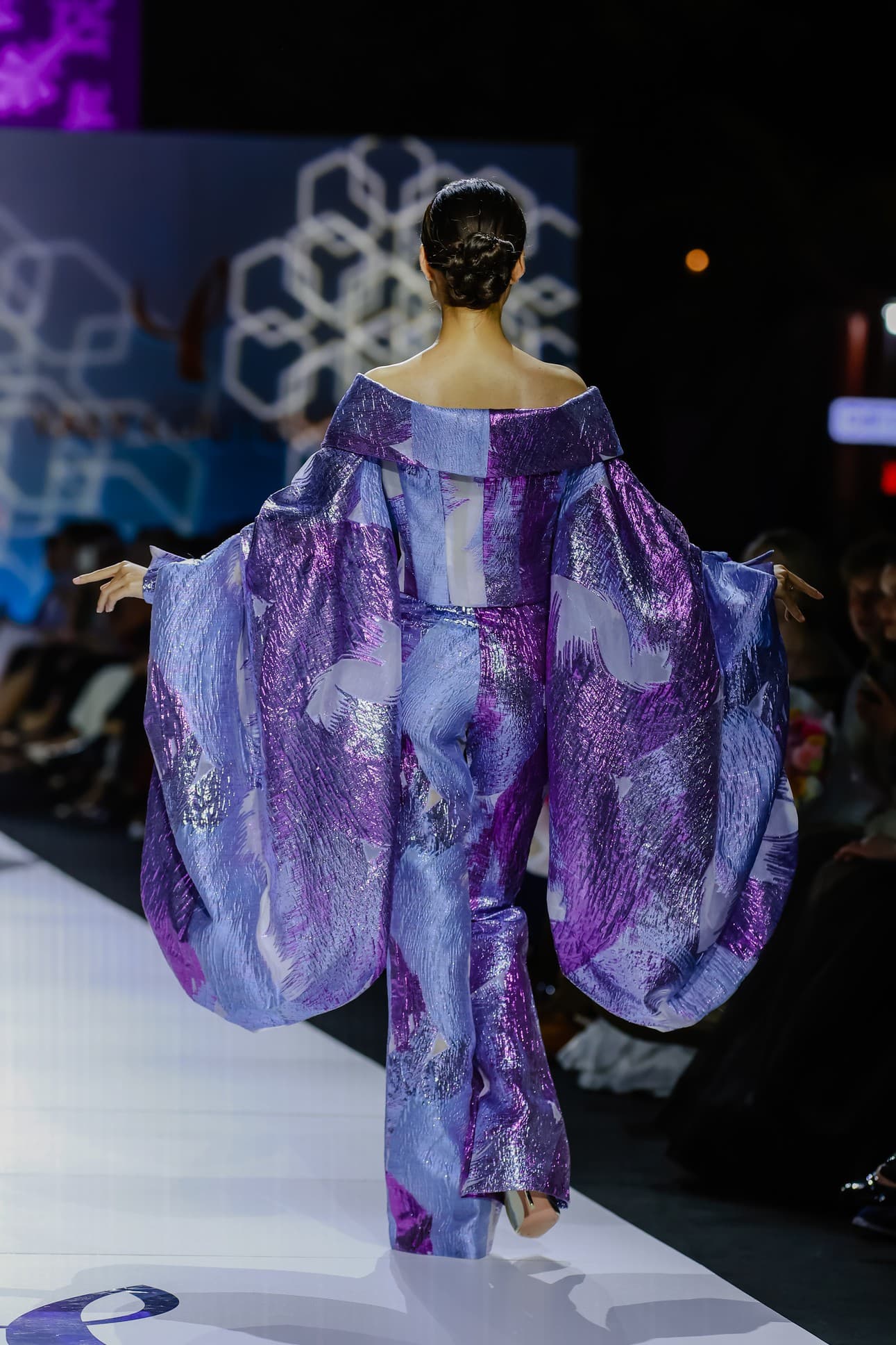 ORGANZA VEIL TOP