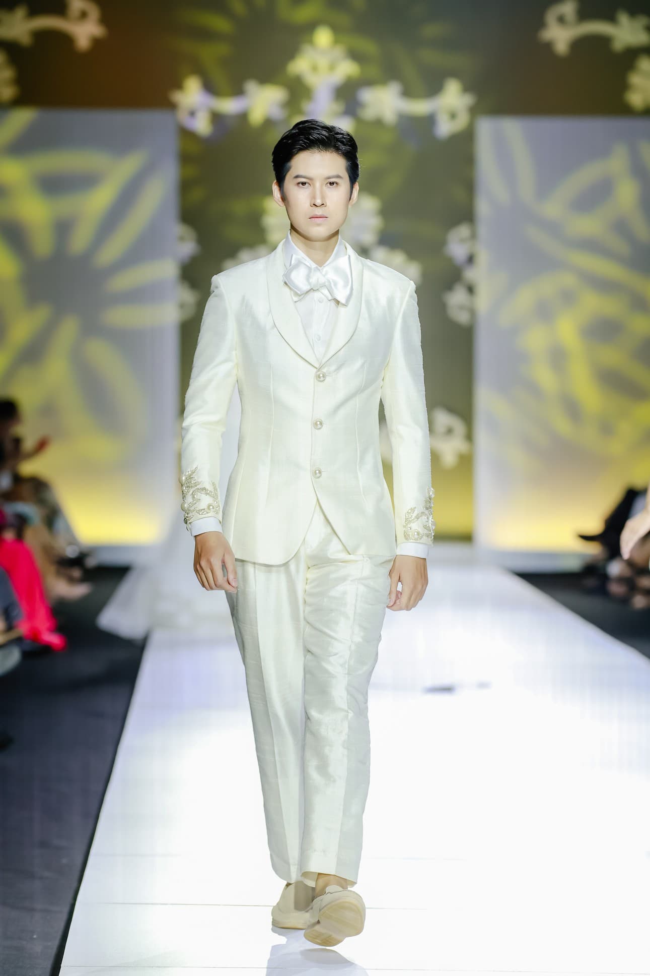 IVORY ELEGANCE PANTS