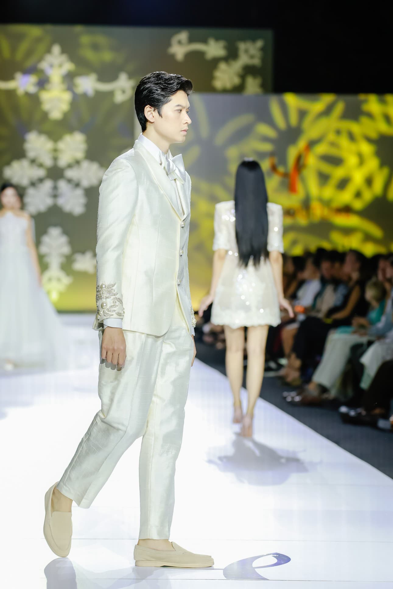 IVORY ELEGANCE PANTS