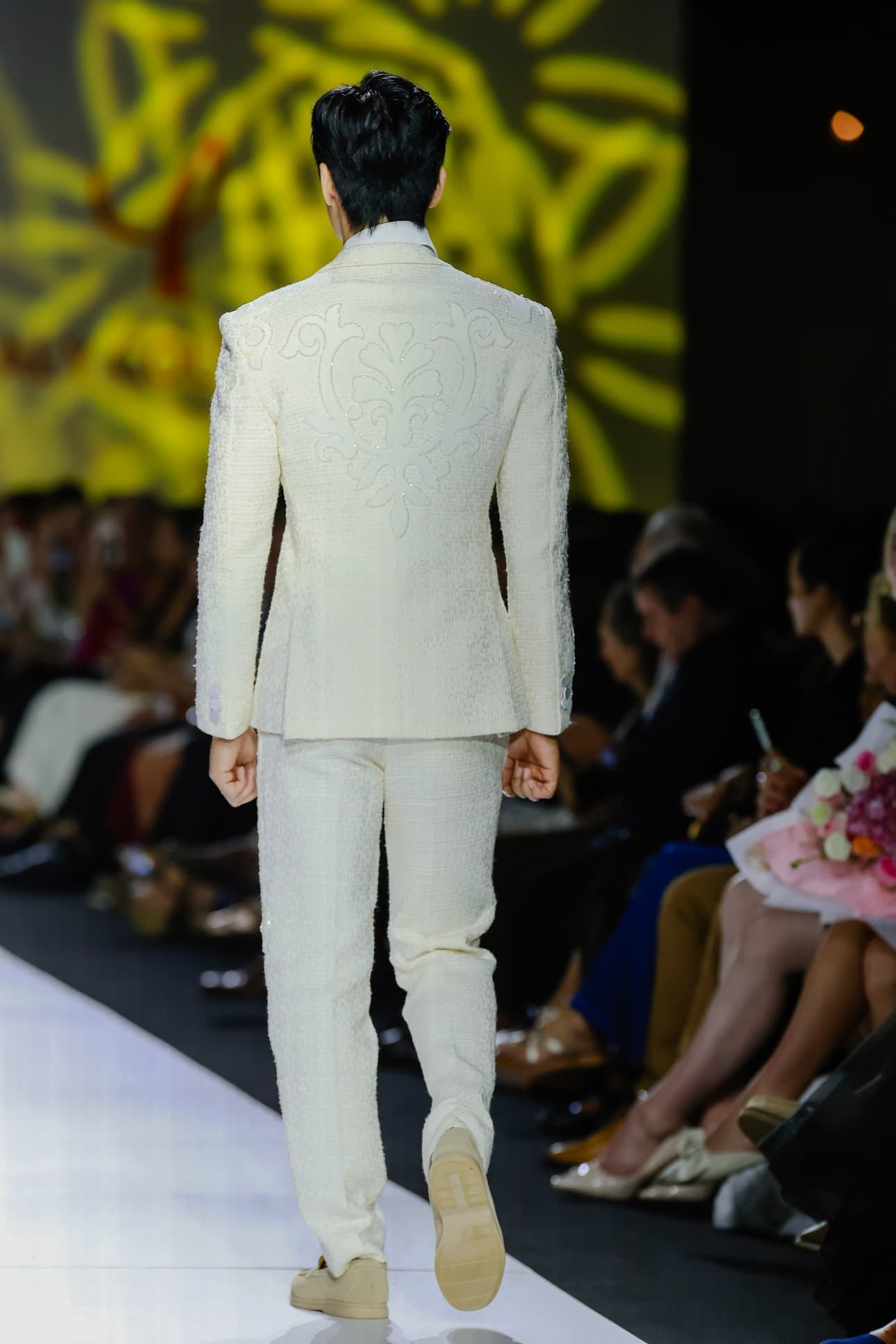 SCULPTED IVORY JACKET