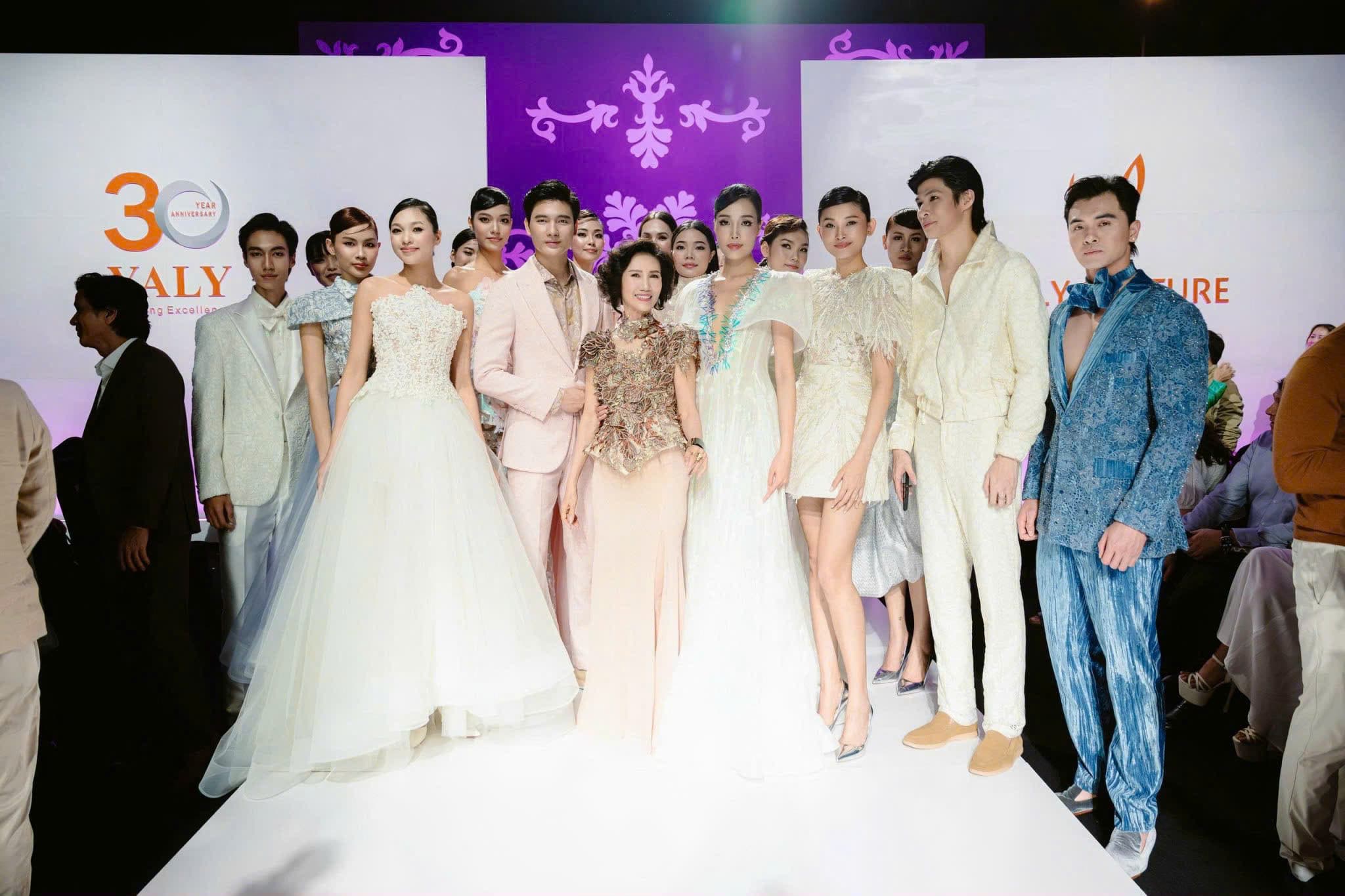 FASHION SHOW 2025